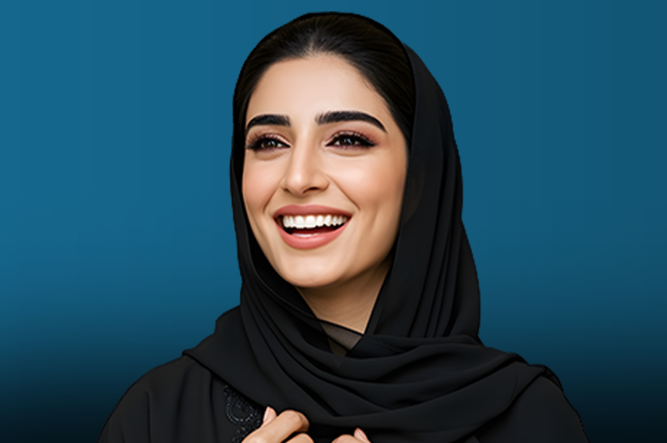 ما هي ابتسامة هوليوود؟ الفروق بينها وبين تبييض الأسنان التقليدي